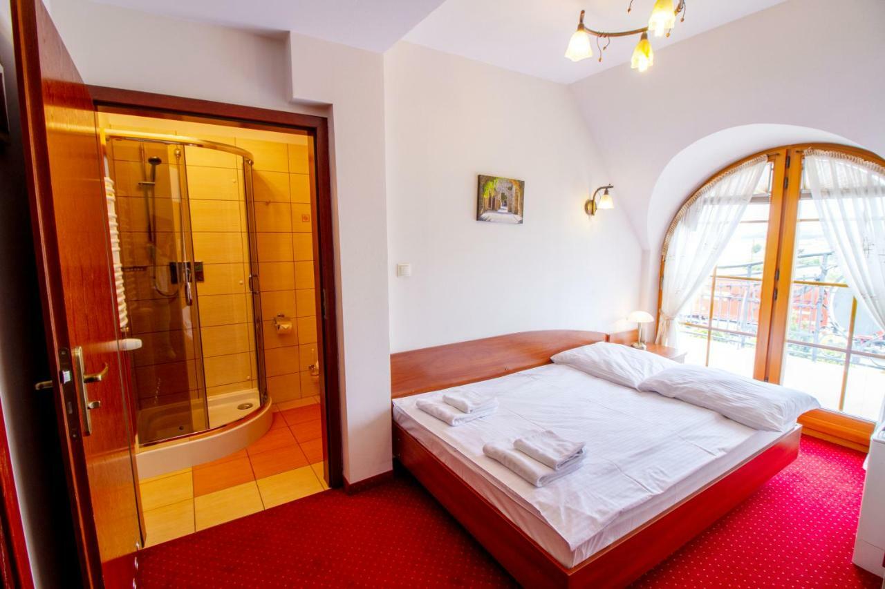 Hotel Stary Mlyn Koziegłowy Exteriör bild