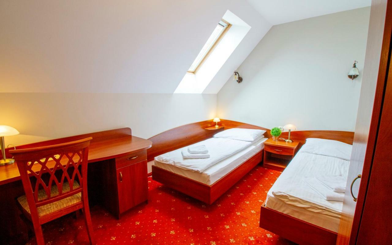 Hotel Stary Mlyn Koziegłowy Exteriör bild