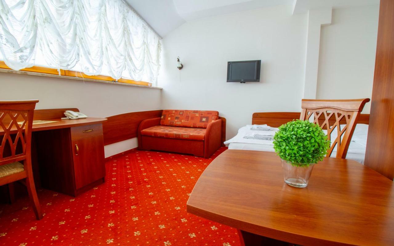 Hotel Stary Mlyn Koziegłowy Exteriör bild