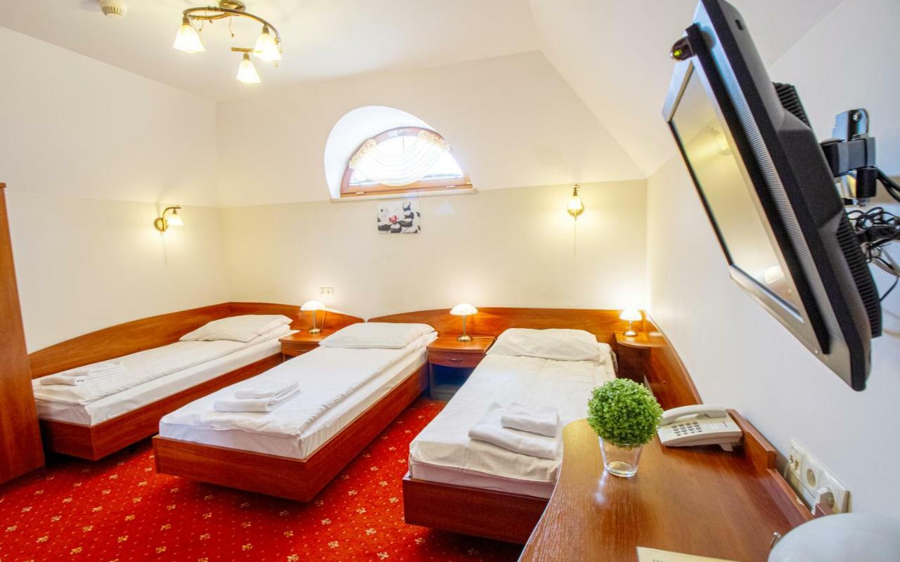 Hotel Stary Mlyn Koziegłowy Exteriör bild